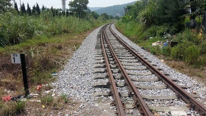 Một đoạn của tuyến đường sắt Yên Viên Phả Lại Hạ Long