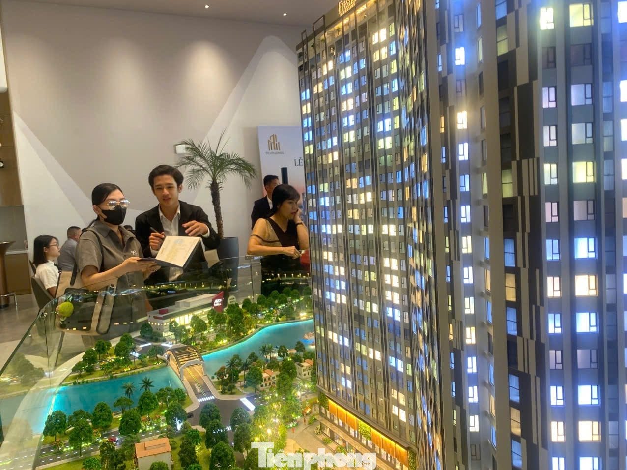 Giá bất động sản duy trì ở mức cao đang tạo áp lực lớn lên khả năng sở hữu nhà của người trẻ