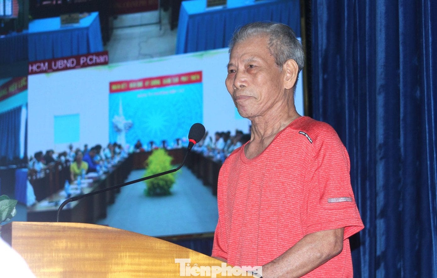 Cử tri Nguyễn Xuân Bính sáng tác thơ về bầu cử, tặng các ứng cử viên
